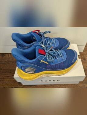 Under Armour Blue & Yellow Curry Low-Top Basketball Shoes